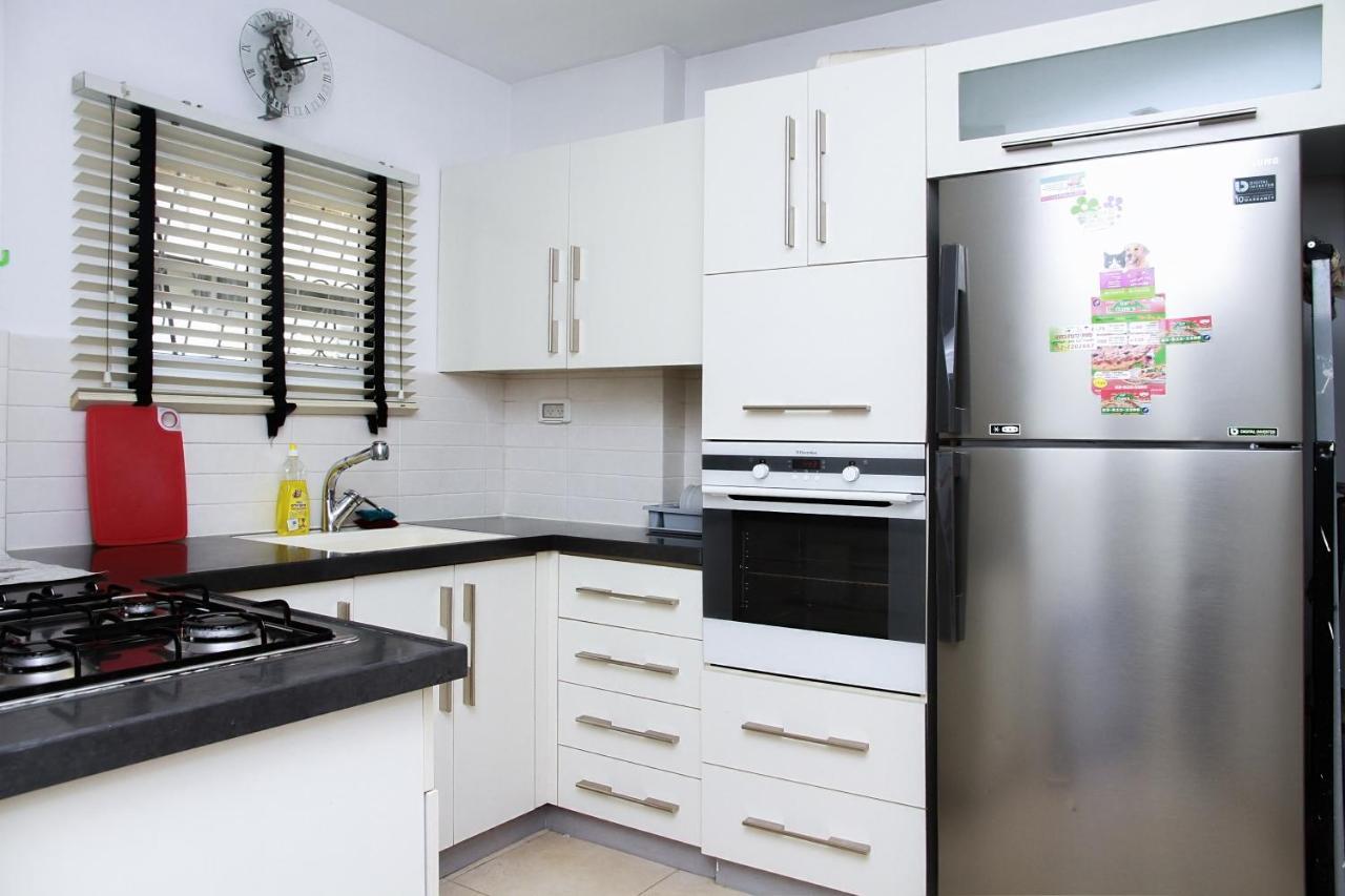 Isramax Tchernikhovski Apartment Bat Yam Extérieur photo