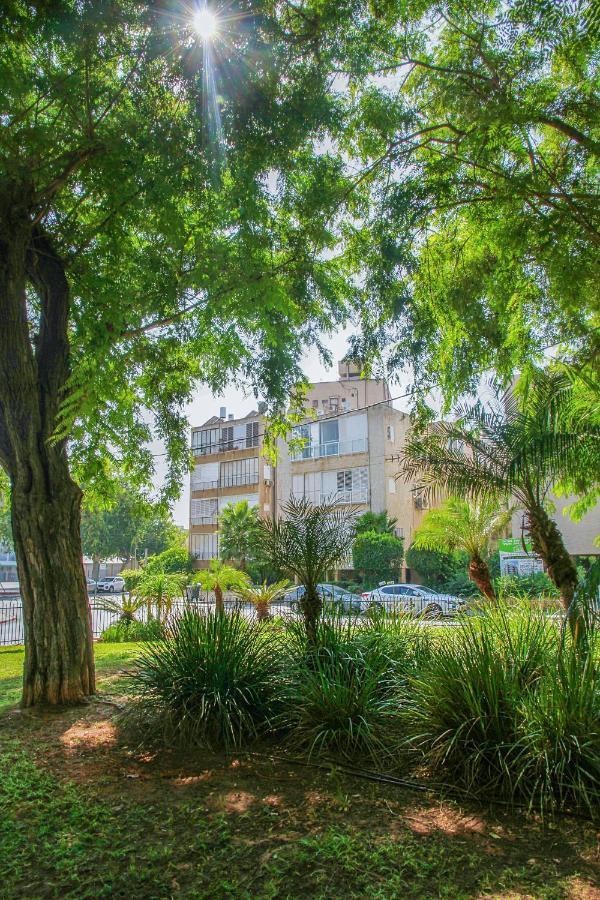 Isramax Tchernikhovski Apartment Bat Yam Extérieur photo